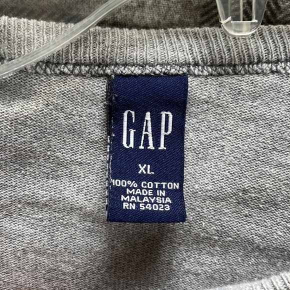 Men’s gray Gap Crewneck - Picture 5 of 6